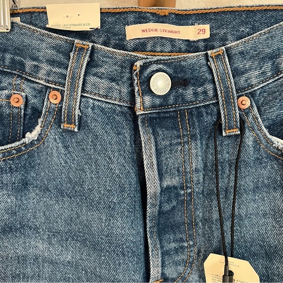 Levi’s Wedgie Straight Dark Wash Distressed Jeans NWT Size 29 - Picture 7 of 12